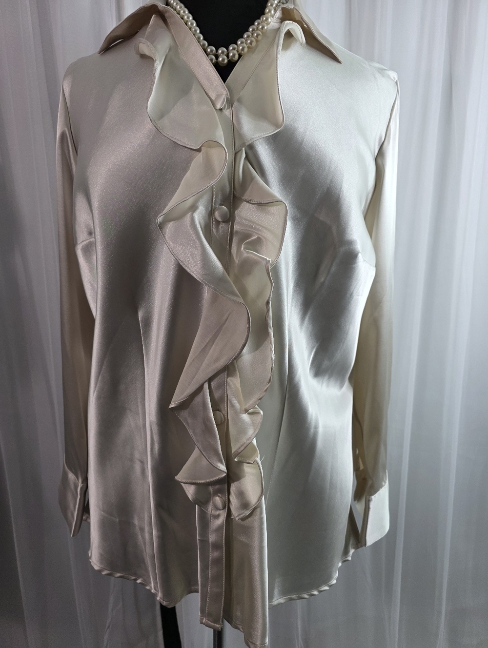 Maggie Barnes, Longsleeves RUFFLE Cream Blouse Size:20W